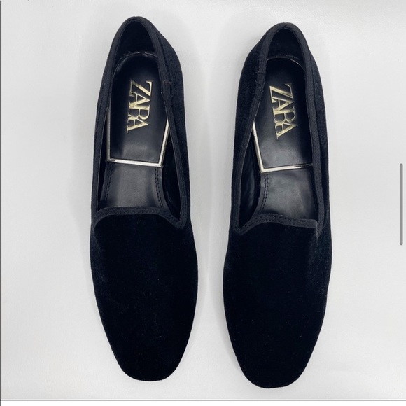 Zara Shoes - Zara black velvet low heel slipper shoe